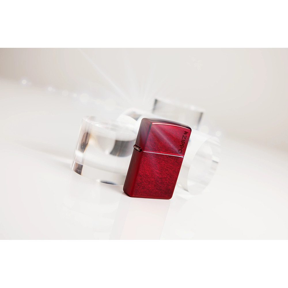 Зажигалка ZIPPO Logo Candy Apple Red™ 21063ZL