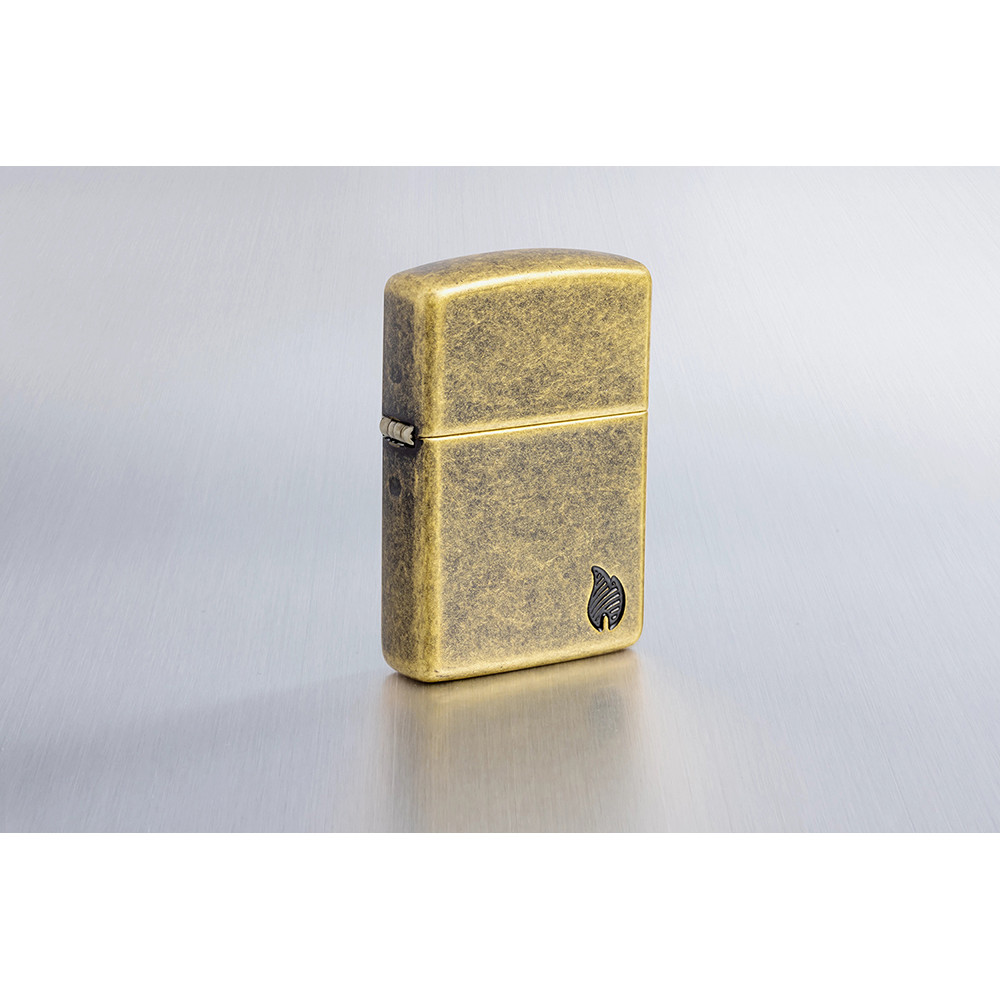 Зажигалка ZIPPO Armor® Flame Antique Brass 46400
