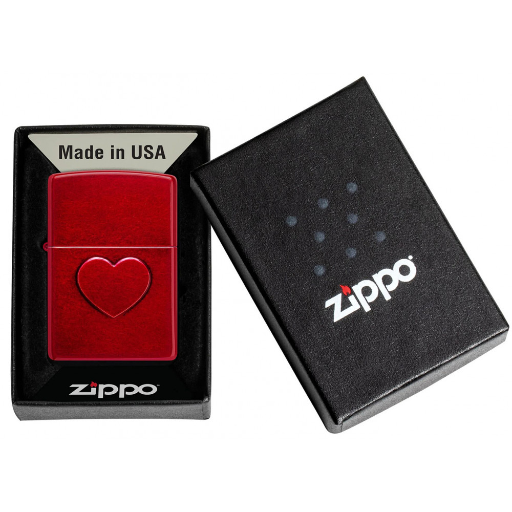 Зажигалка ZIPPO Stamped Heart Design Candy Apple Red™ 46588