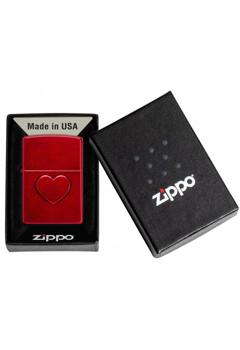 Зажигалка ZIPPO Stamped Heart Design Candy Apple Red™ 46588