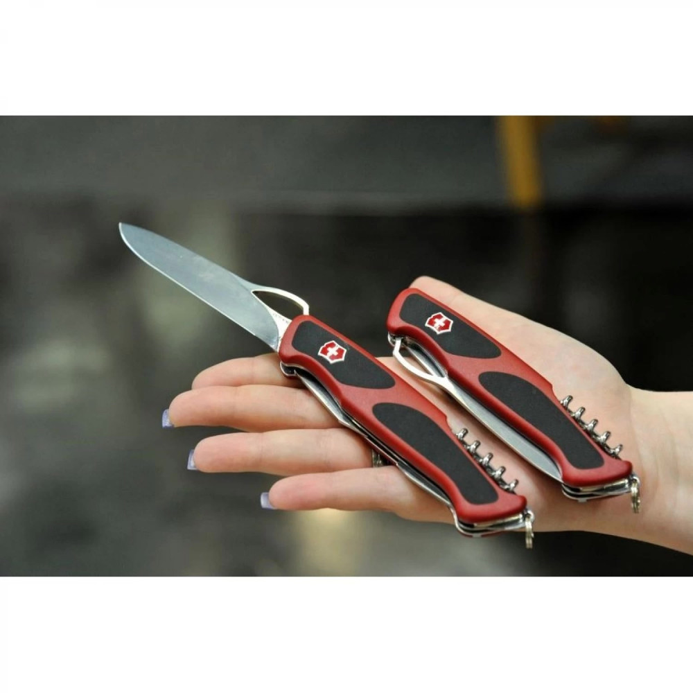 Нож перочинный VICTORINOX RangerGrip 61 0.9553.MC