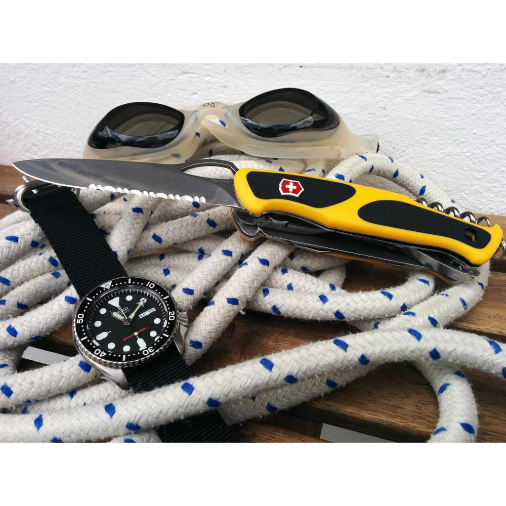Нож перочинный VICTORINOX RangerGrip Boatsman 0.9798.MWC8