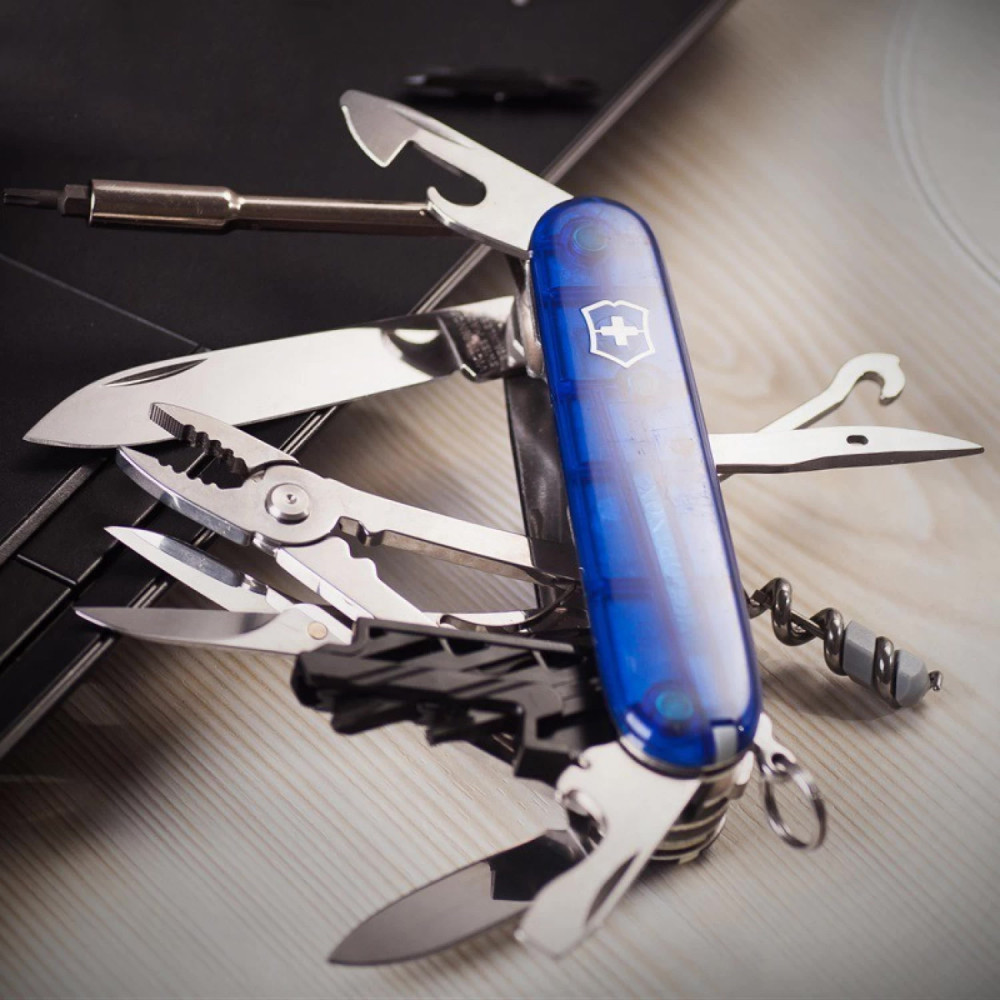 Нож перочинный VICTORINOX CyberTool M 1.7725.T2