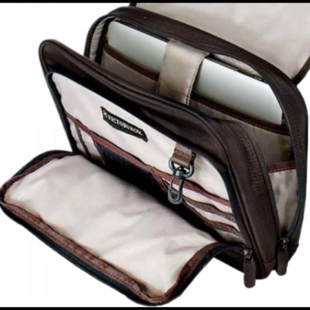 Сумка наплечная VICTORINOX Adventure Traveler горизонтальная 31173401