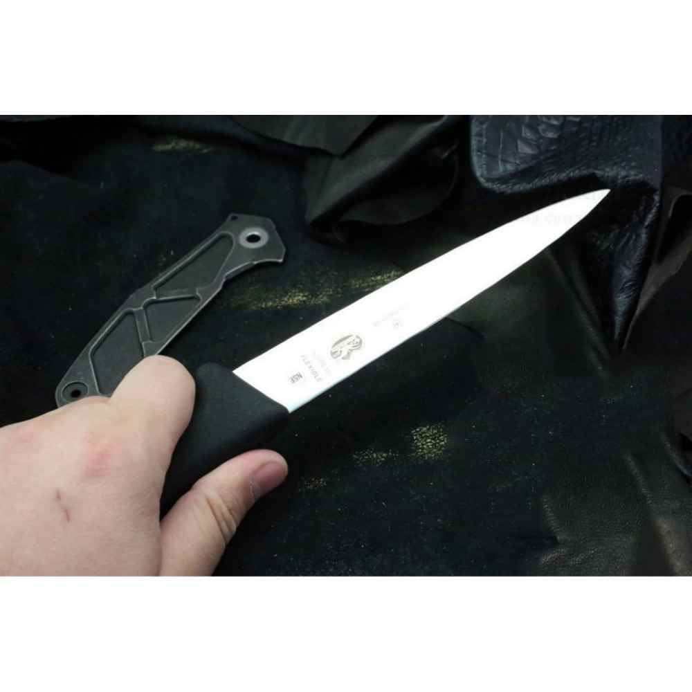 Нож филейный Fibrox 16 см VICTORINOX 5.3703.16