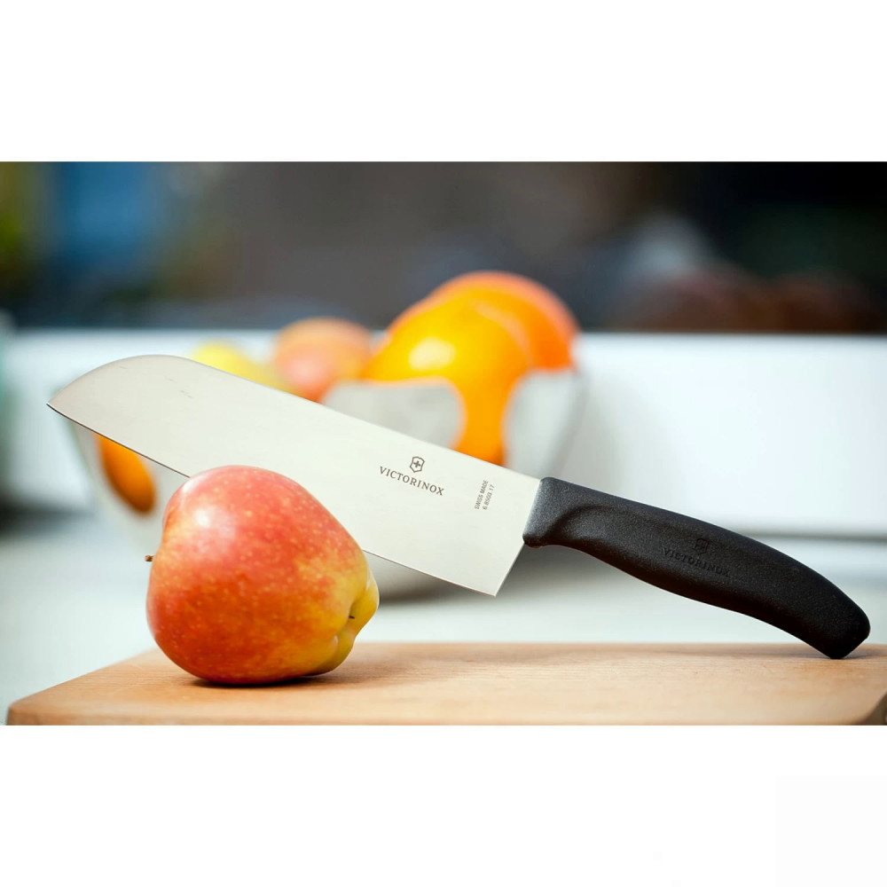 Victorinox - нож SANTOKU 6.8503.17